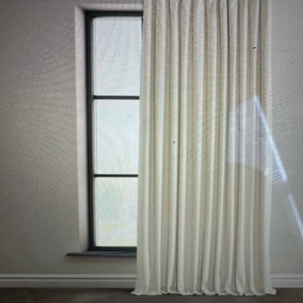 New In Package Exclusive Fabrics Plush Velvet Curtains